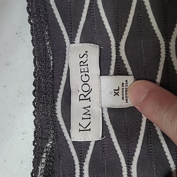 Kim Rogers Grey & White Long Sleeve Top with Silver Threading size XL - Picture 4 of 7